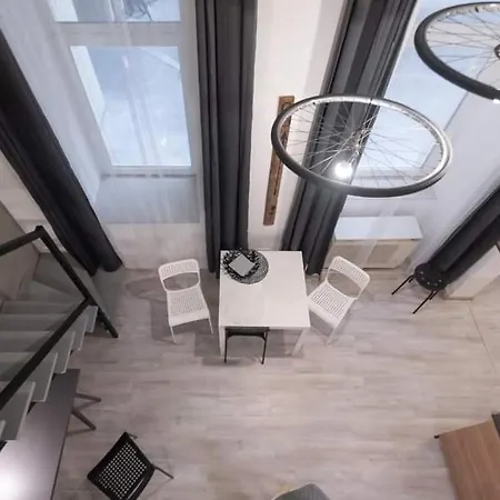 Apartament Gozsdu *